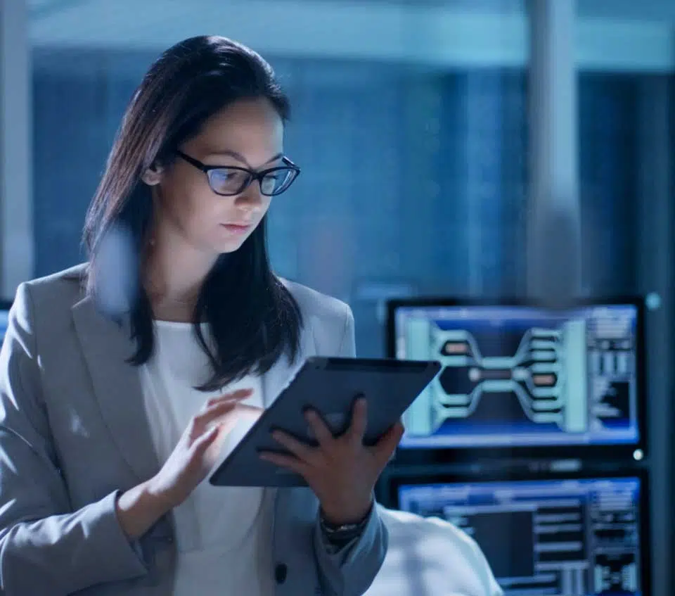 data-agility-woman-using-ipad
